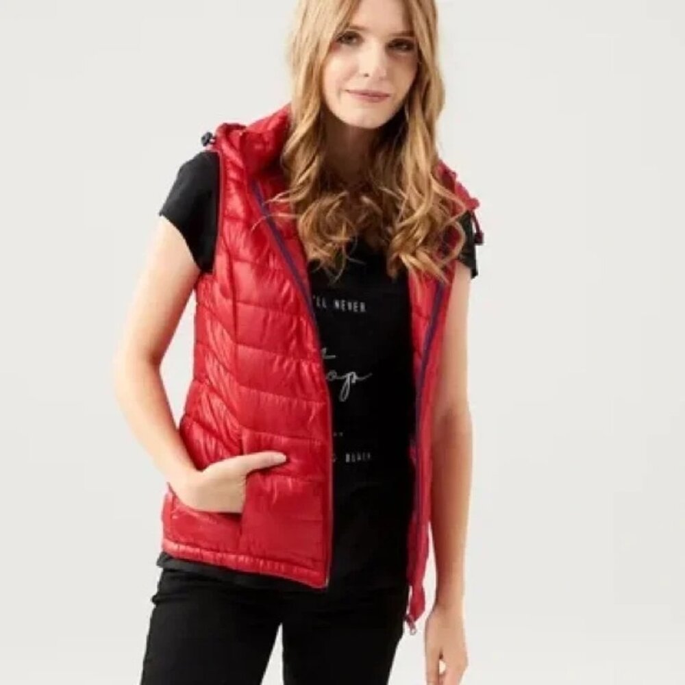 Cropp size small, thin puffer vest, bright cherry red, perfect for layering